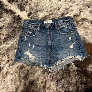 Abercrombie High Rise Mom Short (27/4)